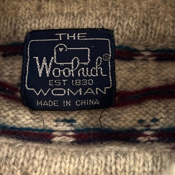 The Woolrich Woman Vintage Tan Wool Pullover Sweater Cat in Window Size Small - Picture 5 of 9
